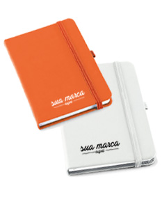Moleskine 17x12 cm - 18: Caderno de couro preto perfeito para organização no escritório. Ideal para anotações, compromissos e lembretes, com espaço para guardar seus documentos e informações pessoais. Moderno e elegante, ideal para estudantes e profissionais de negócios. Aproveite a praticidade e estilo do Moleskine para potencializar sua produtividade!