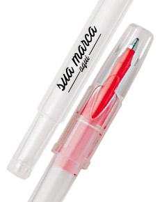 Caneta plástica com tampa carga seca: um equipamento de escrita moderno e prático para o seu escritório. Ideal para negócios, escola e trabalhos artísticos. Feita em plástico resistente, com ponta de metal e tampa para proteção da carga seca. Adquira já a sua!