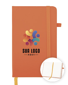 Ícone em forma de caderno de papel em branco, com disco e caixa de software ao redor. O design é em 3D e está dentro de um container com um sinal de embalagem. Há um pacote com etiqueta vazia, conjunto de gráficos e cartão de dados. O produto de negócios é feito de papelão vazio e inclui elementos de forma e cópia compacta. Arte de embalagem de varejo web com informações sobre botão de nota, embrulho e banner de escritório. Brilhante e colorido com ícone de coração rosa e laranja, adequado para celebração e loja de cuidados. Tecnologia de comunicação com sombra de desenho animado e texto de cabeçalho de objeto laranja moderno. Decoração de padrão criativo coleção de nação com moldura. Adesivo de nação digital quadrado com ícones de cuidado, venda e nacional.