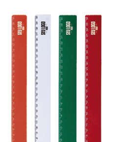 Régua plástica de 30cm colorida com elementos gráficos e design moderno, com listras coloridas em tons de amarelo, laranja, rosa, roxo e azul, padrão decorativo e textura. Ideal para uso em escritório, escola ou como acessório de papelaria.
