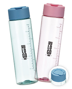 Garrafa plástica amarela de 500ml contendo líquido transparente, objeto de cuidados de higiene e saúde.